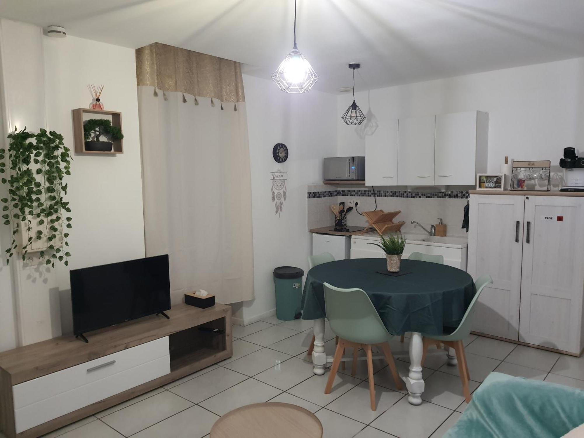 Maisonnette Abj * Anneyron