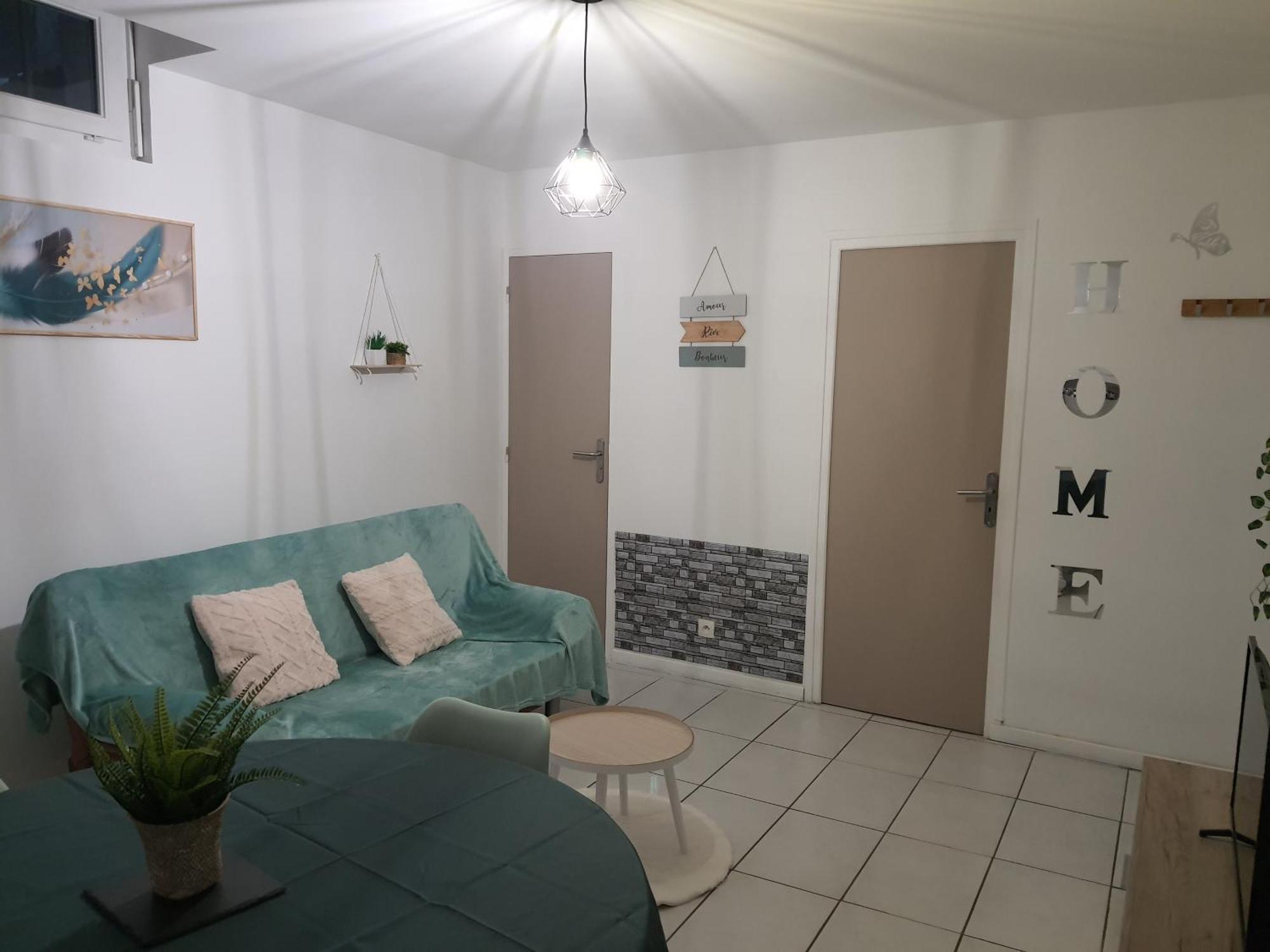 Maisonnette Abj * Anneyron